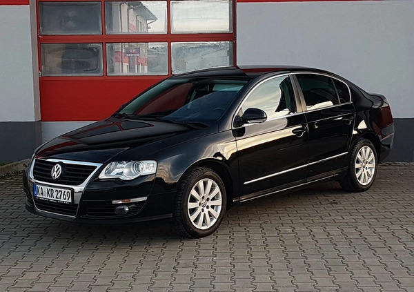 Volkswagen Passat cena 21900 przebieg: 159000, rok produkcji 2005 z Mielec małe 172